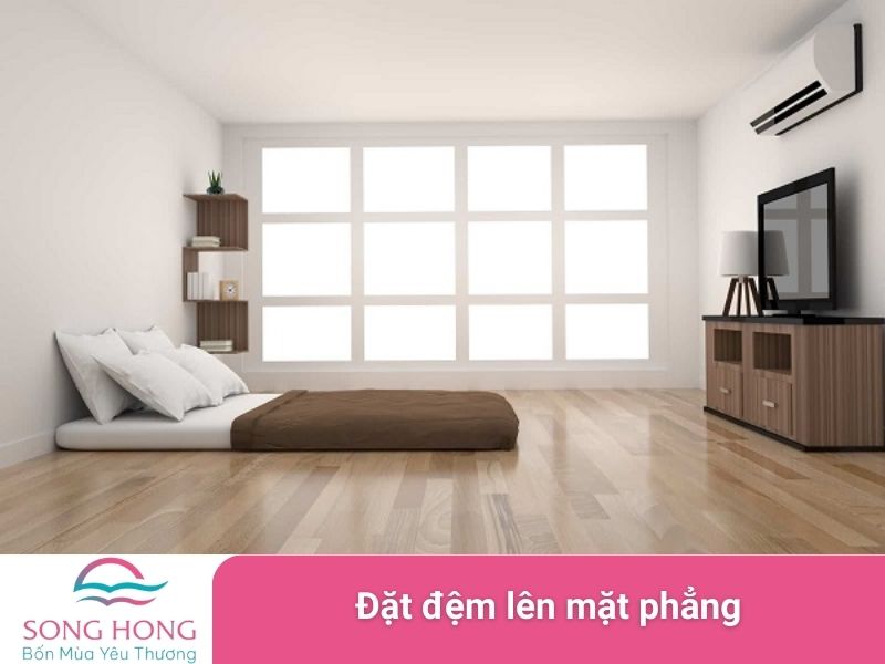 đặt đệm lên mặt phẳng